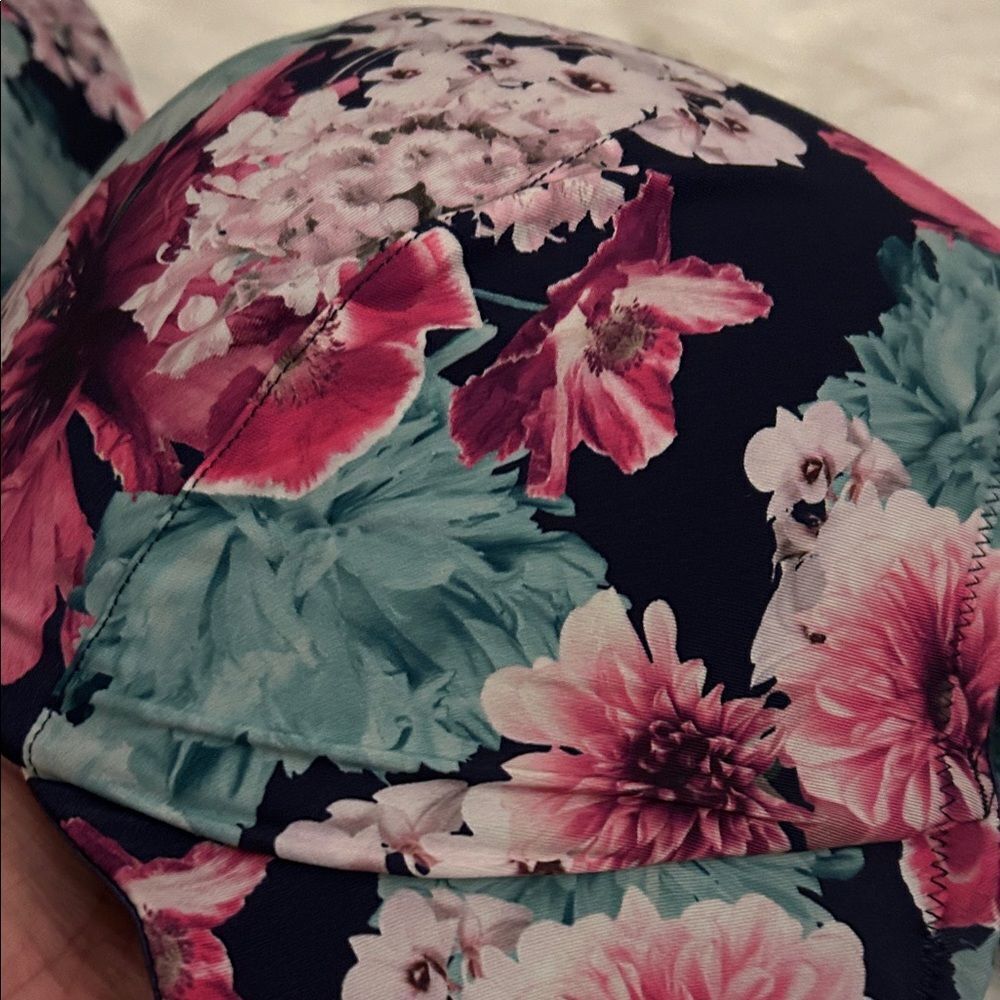 Brand new Cacique 50DD floral bras - Picture 4 of 4